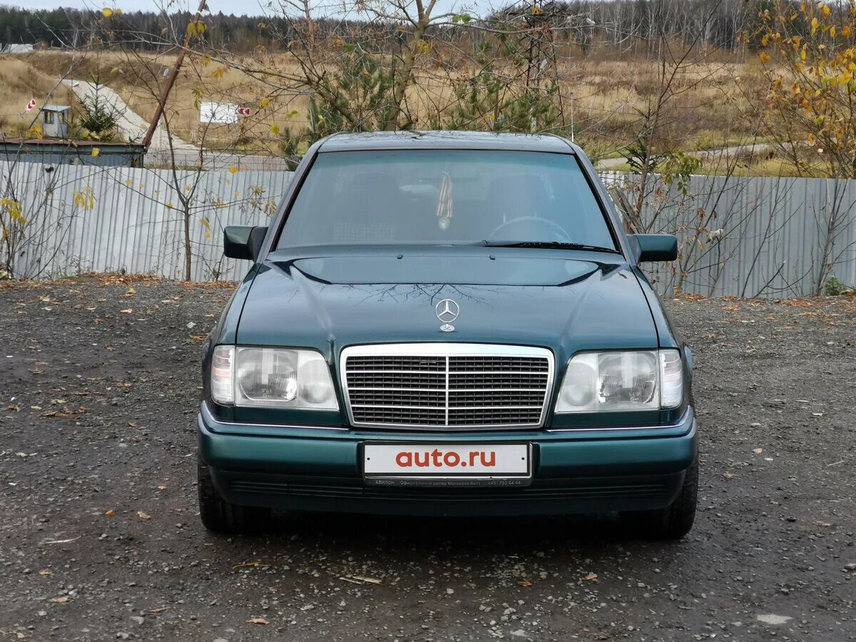 Мерседес 1995. Зеленый Мерседес w124. Мерседес 1995 года. Мерседес 220 1995. Куплю мерседес 1995