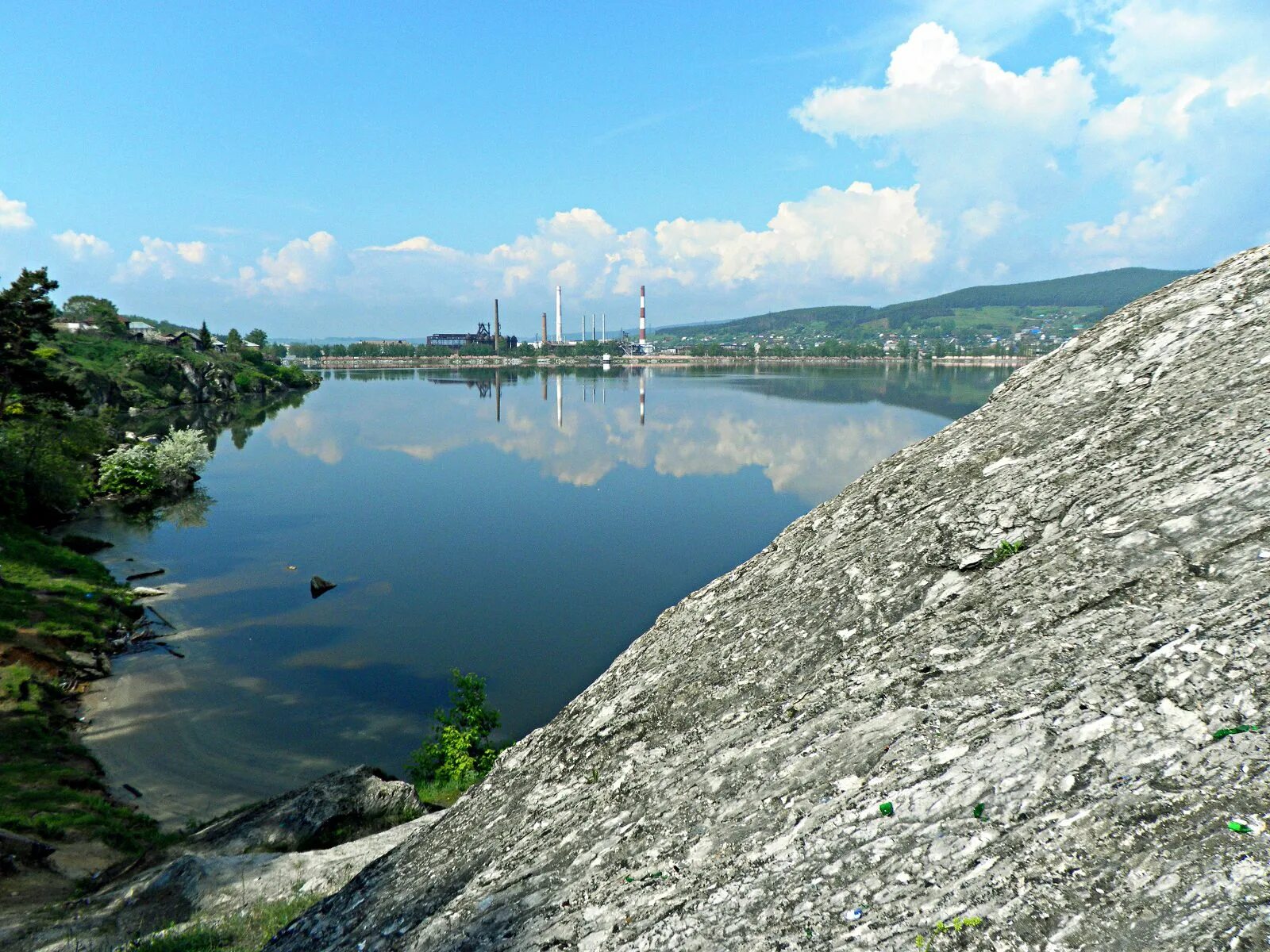 Водохранилище Белорецк. Пляж Белорецк. Пляж город Белорецк. Александровский карьер Башкортостан Белорецкий.