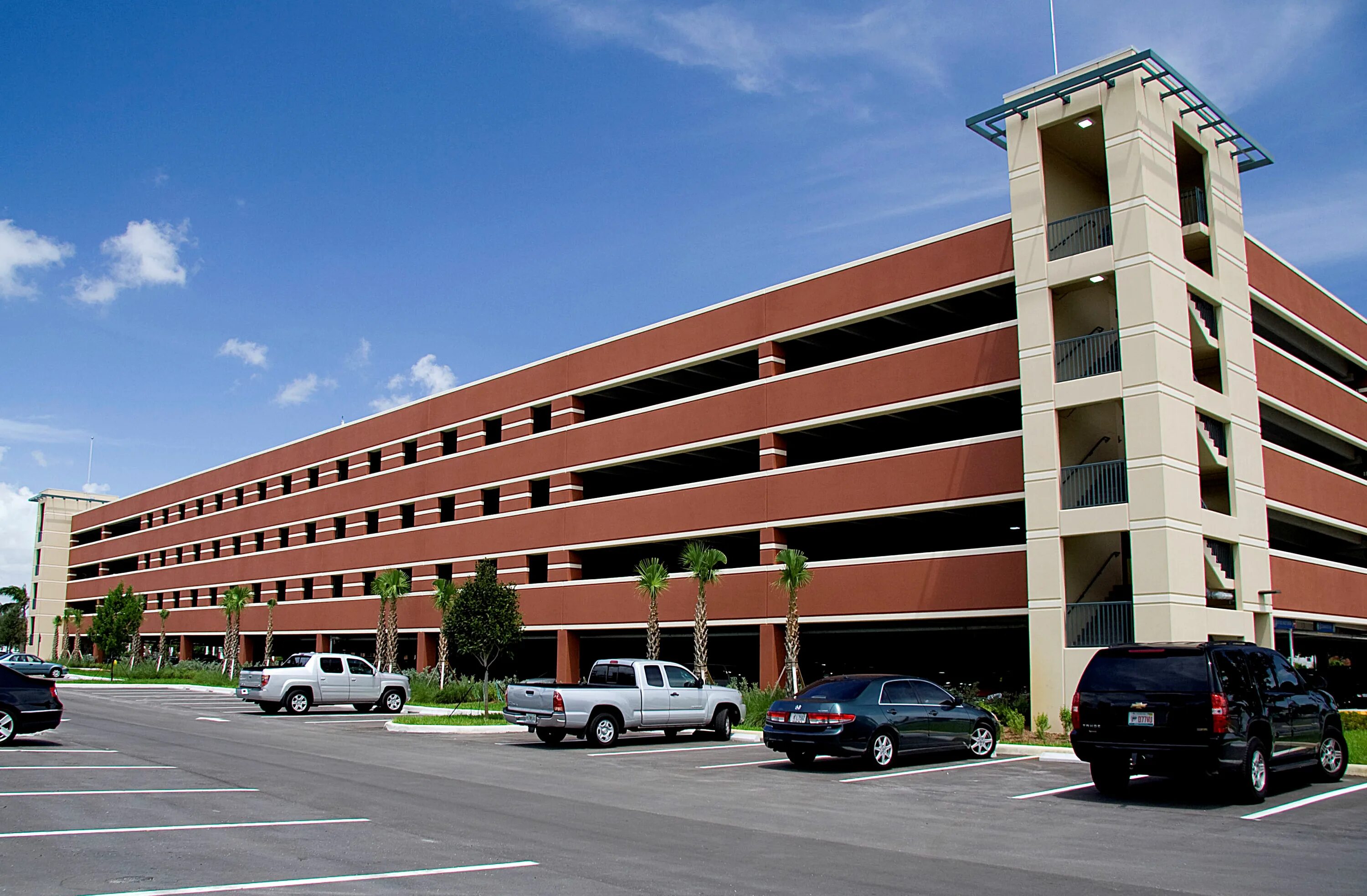 Технологический институт парк. Университет ноттингема парковка. Кампус университет хартфордшир. Parking university. Сетчино университет парк.