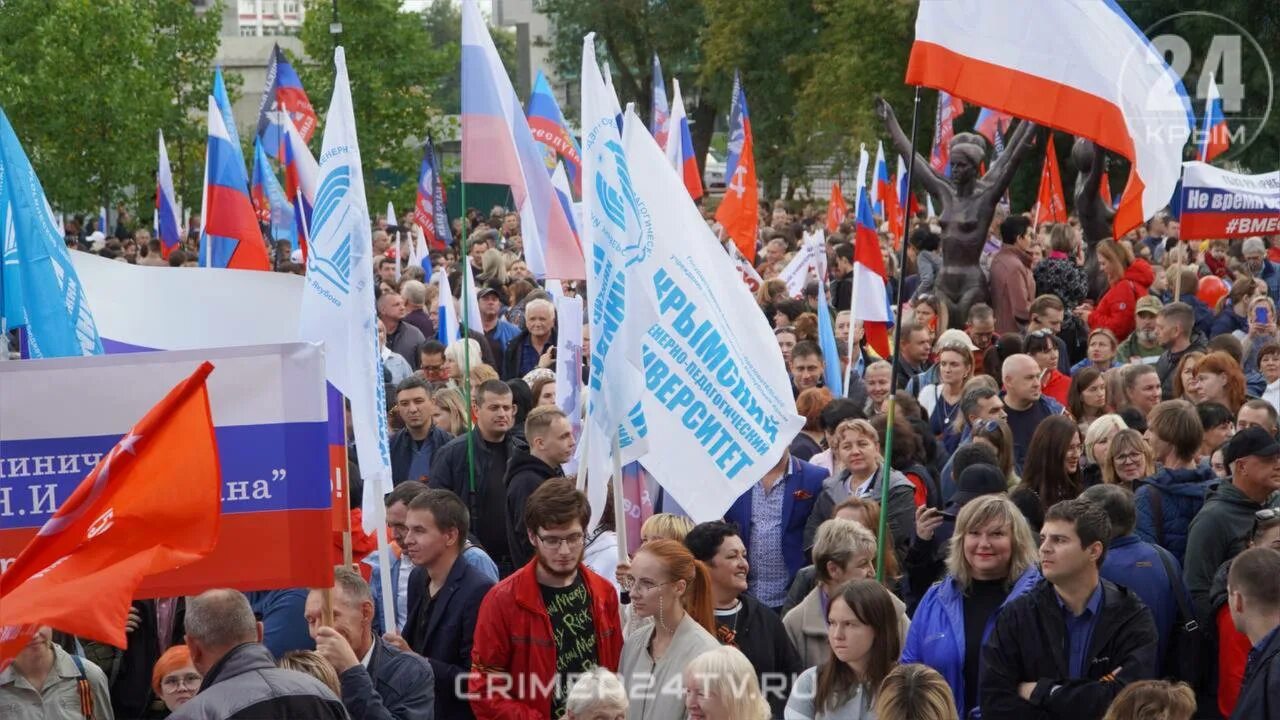 Референдум поддержка. Митинг. Крым митинг в поддержку России. Митинги в поддержку Украины в Крыму. Митинг в Симферополе.