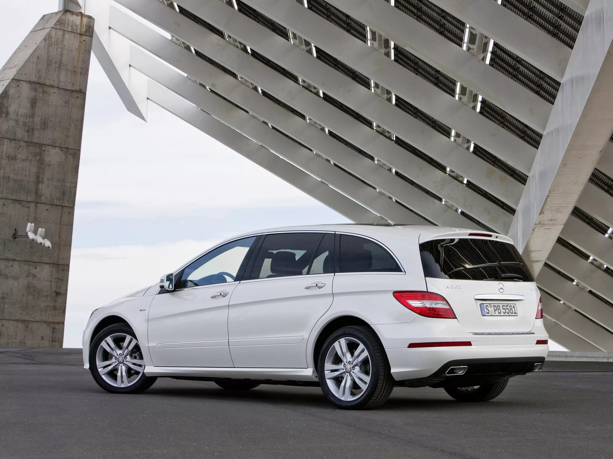 Mercedes-benz r300. Мерседес r class 2012. Мерседес бенц r350. Mercedes benz r class amg. Mercedes benz r350.