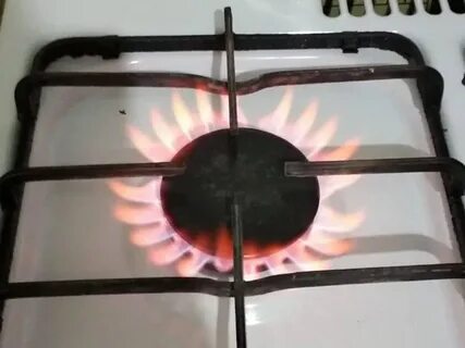 Почему газ справа