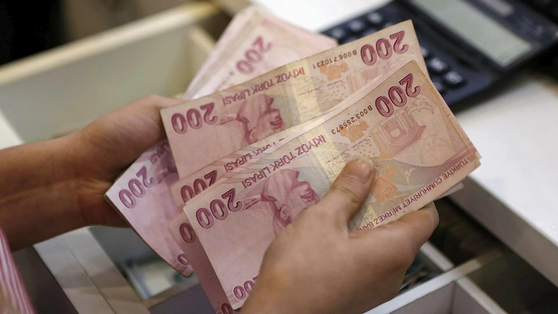 200 tl. S lira. Zam. 200 турецких лир фото. S lira.