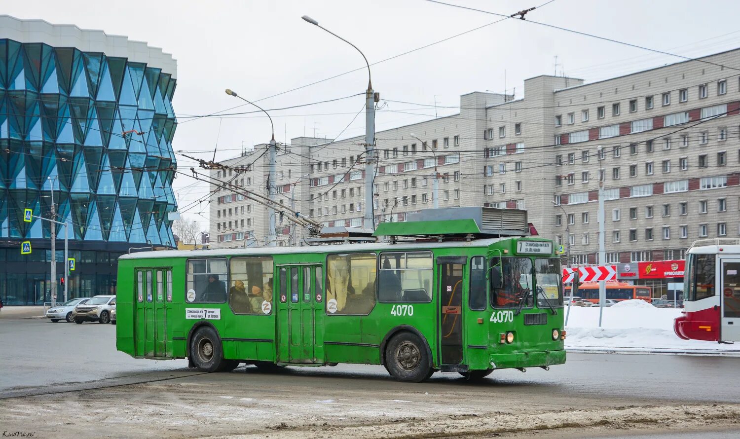 Троллейбус Новосибирск 3307. Троллейбус ЗИУ 682. Троллейбус 22 Новосибирск. Троллейбус 7 Новосибирск.