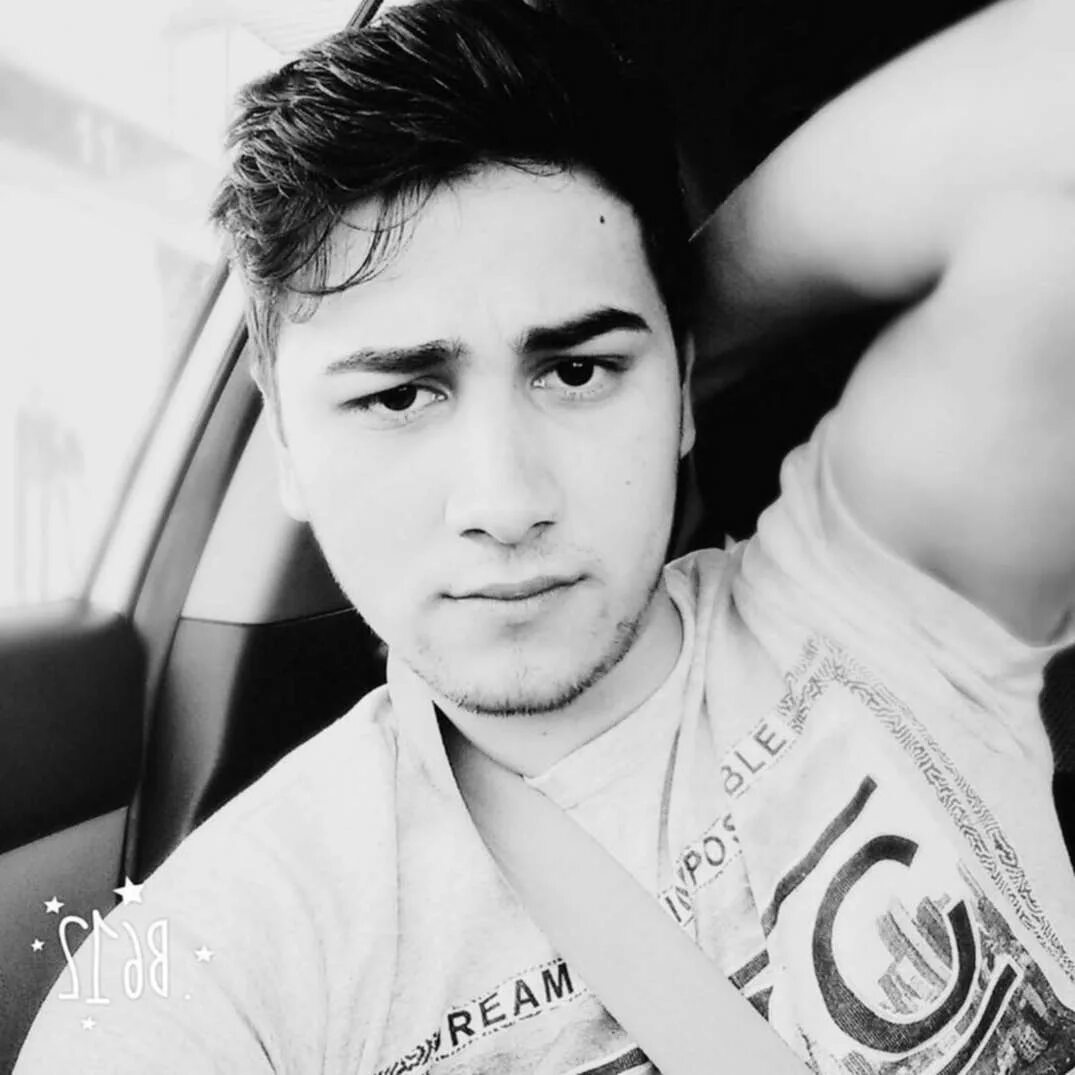 Ахмед ахмедов стамбул. Певец ahmed. ахмед шад певец. ahmedshad 2025. ahmed shad вольная.