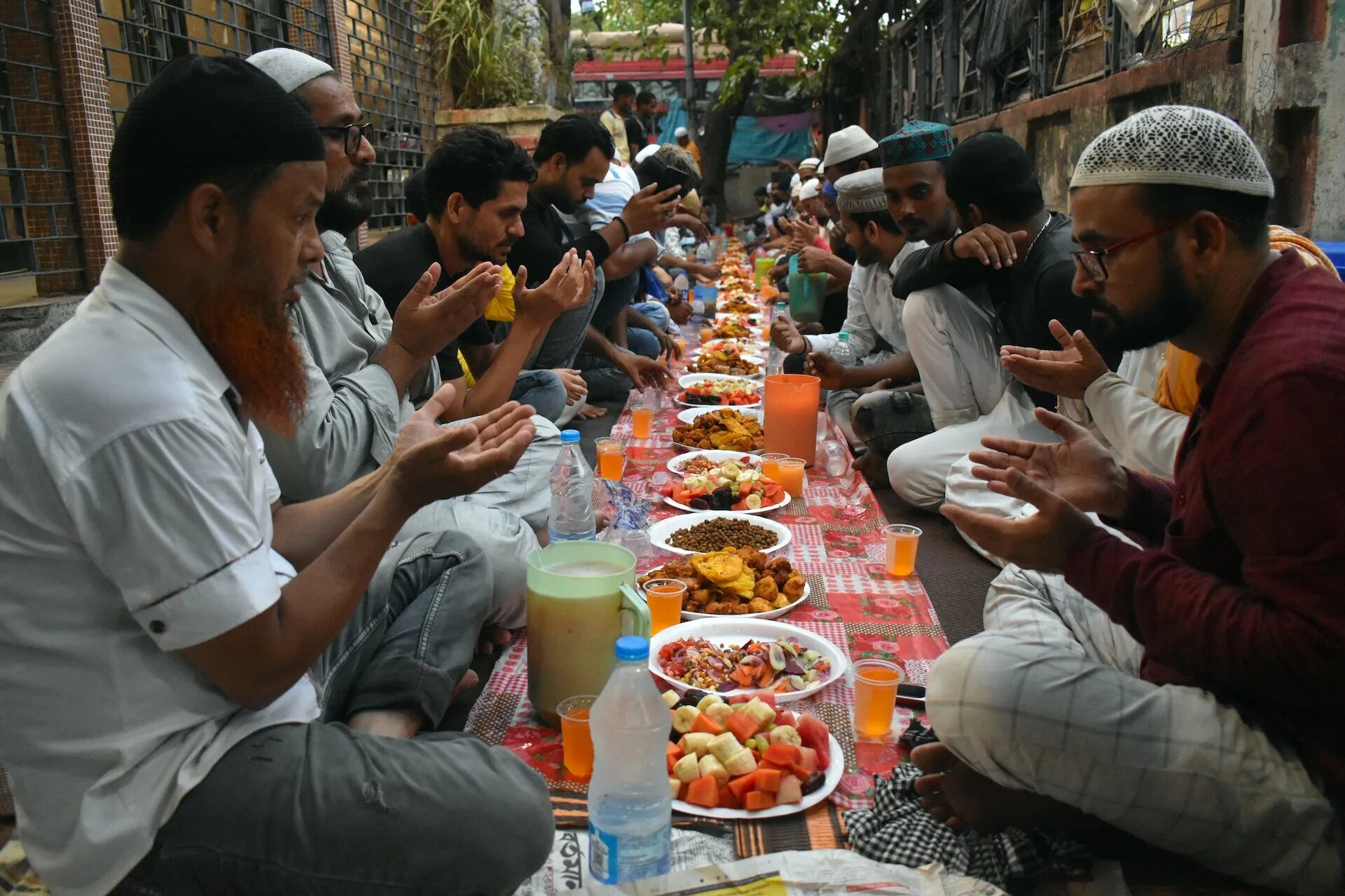 В рамадан едят мясо. Рамадан. Пост Рамадан. Ифтар. Iftar Ramdan.