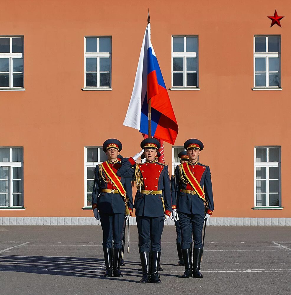 Знаменная группа на параде. Знаменная группа Преображенского полка. Знаменная группа на параде Победы. Форма знаменной группы. Флаг вынести