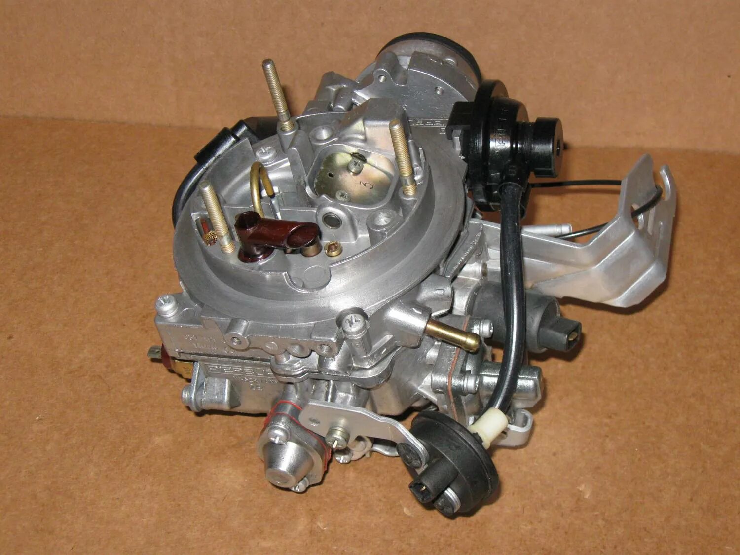 Volkswagen golf 2 карбюратор 2 е 2 схема. Регулировочные винты пирбург 2е3. Регулировочные винты пирбург 2е2. Карбюратор pierburg 2ee. Pierburg 2e винт качества.