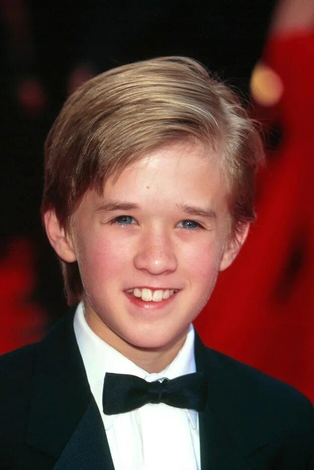Haley joel osment. Хэйли джоэл осмент (коул сиэр). Юджин осмент. Хэйли джоэл осмент фото. Звезда 6 чувства.