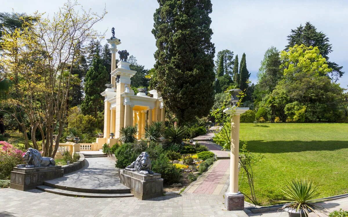 Парк дендрарий сочи. Красивые парки сочи. Красивые парки сочи. Красивые парки сочи. Мавританская беседка дендрарий сочи.