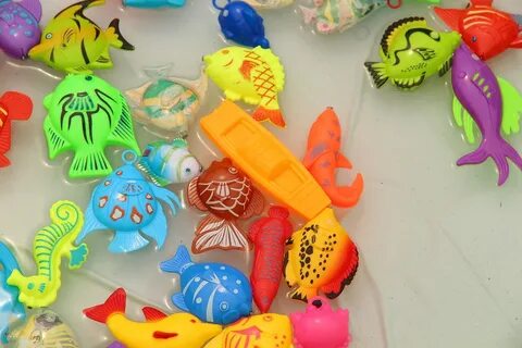 Яркий мир игрушки