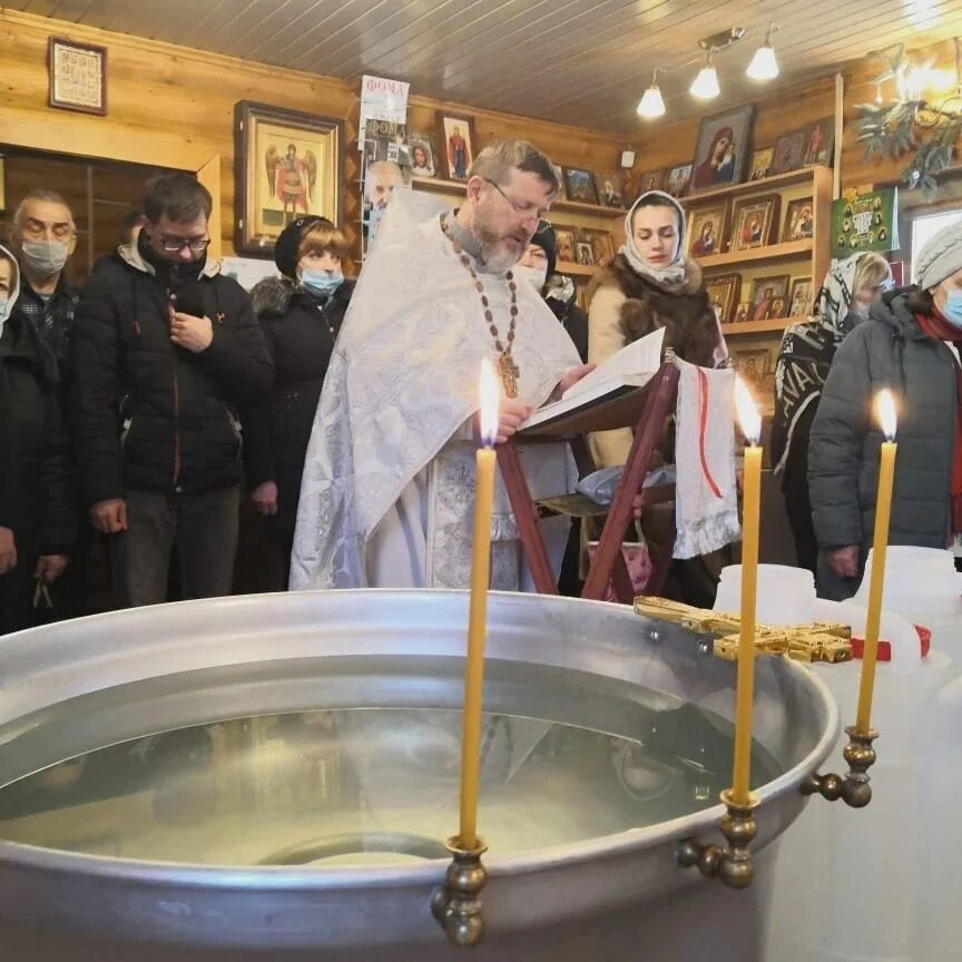 Службы в церкви 18 и 19 января. Храм святителя николая мирликийского село никольское. Крещенская служба в церкви. Службы в церкви 18 и 19 января. Чин великого освящения воды.