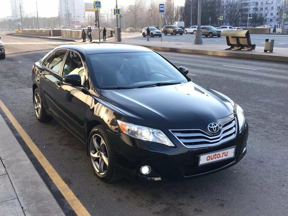 5. камри 40 лошадиные силы. камри 3. Toyota camry 2009. квадратный номер на камри 40.