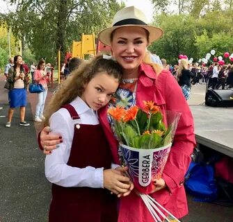 В колледж на 1 сентября дарят цветы