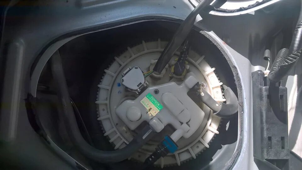 Ремкомплект топливного фильтра тойота премио 240. Japanparts fc-234s. 16010sca000. Топливный фильтр тойота аурис 2008. Замена топливного фильтра тойота ипсум.