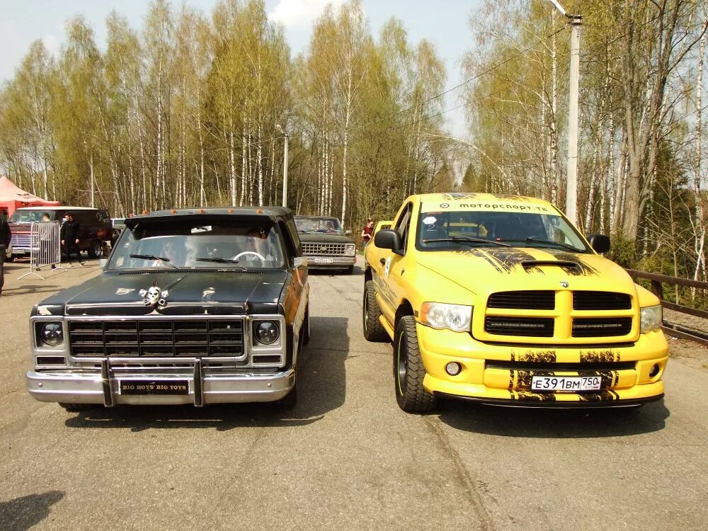 Додж нитро 2. Dodge club. Крайслер клуб холодильник. Додж рэм клуб. Крайслер клуб холодильник.