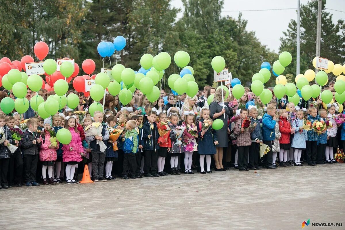 Сайт 11 школы кирова. Школа 26 Киров. 25 Школа Киров чистые пруды. Школа 25 Киров фото. Школа 26 Киров 1 сентября.