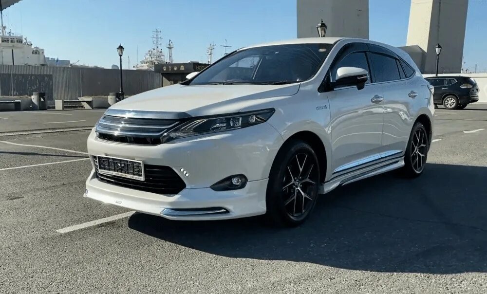 Тойота Харриер гибрид. Toyota Harrier Hybrid 2015. Toyota Harrier 2020 Modellista. Тойота Харриер гибрид 2018.