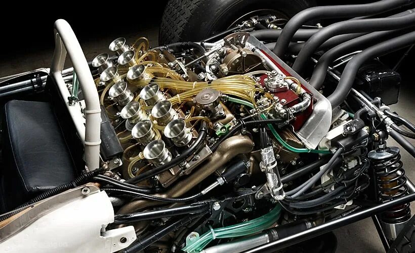 Можно оформить двигатель. Honda ra272. Honda ra272 engine. Мотор болида f1. V12 f1.