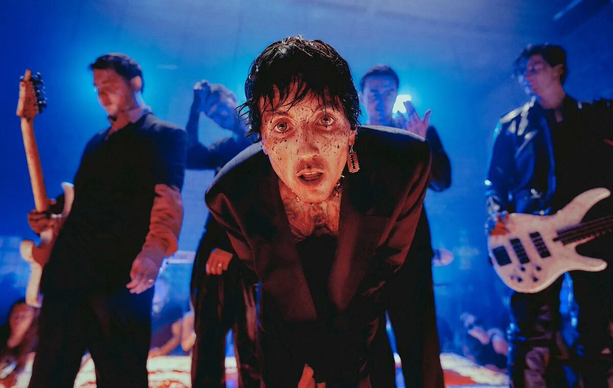 Bring me the horizon die4u. Bring me the Horizon die4u клип. Die 4 you bring me the Horizon. This is bring me the Horizon.