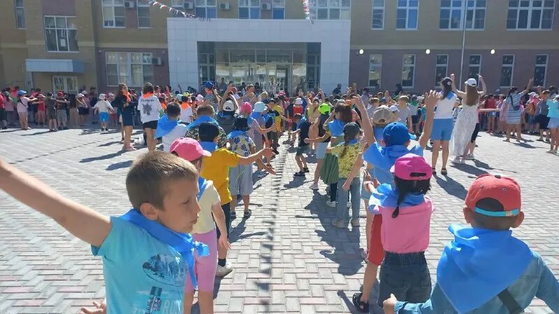 актау школа 6. актау средняя школа 8. 17 школа актау. 17 школа актау. актау школа 17.