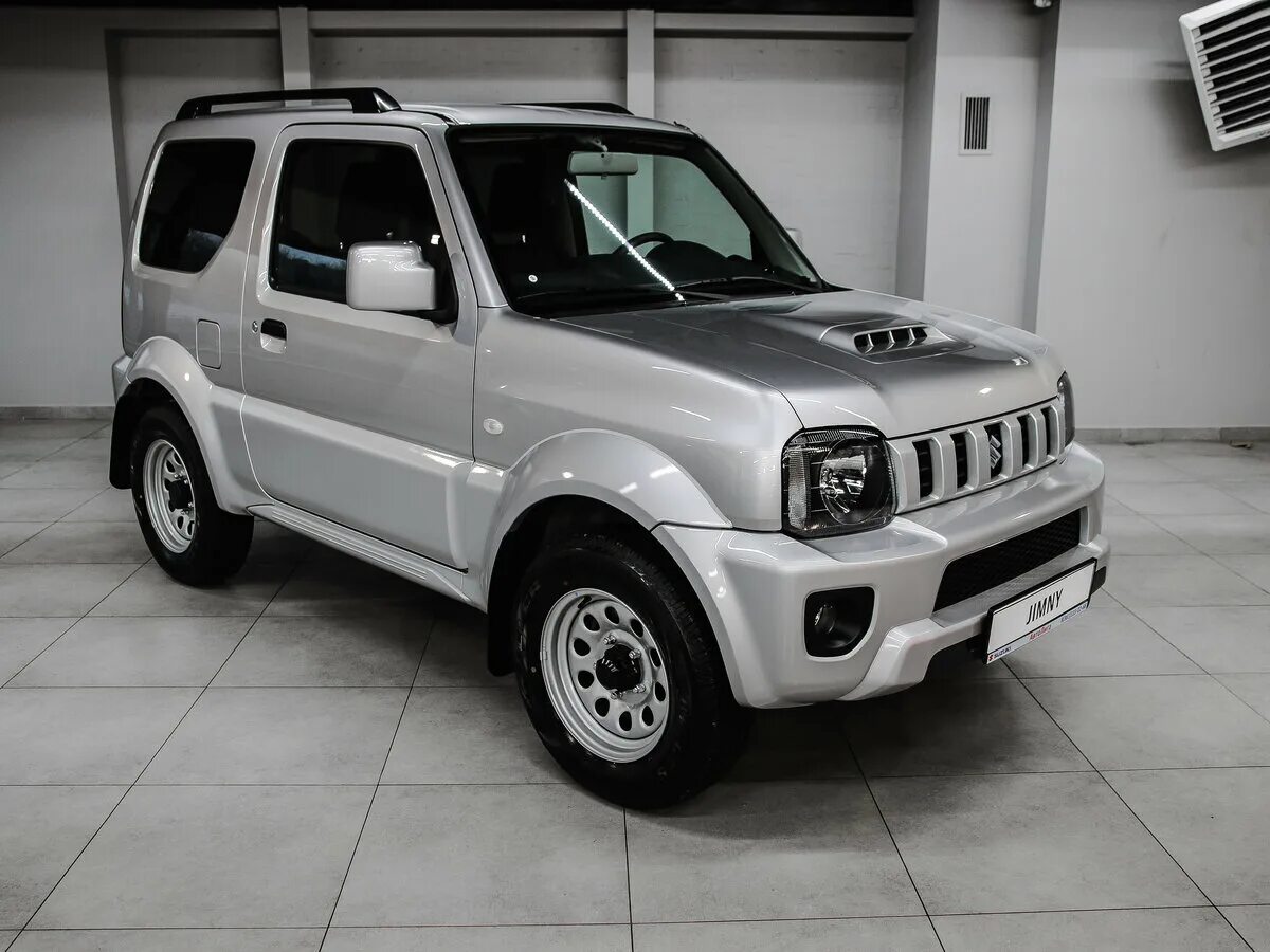 Сузуки 2018 купить. Suzuki Jimny 2015. Suzuki Jimny 2018. Судзуки Джимни 2015. Сузуки Джимни 2018.