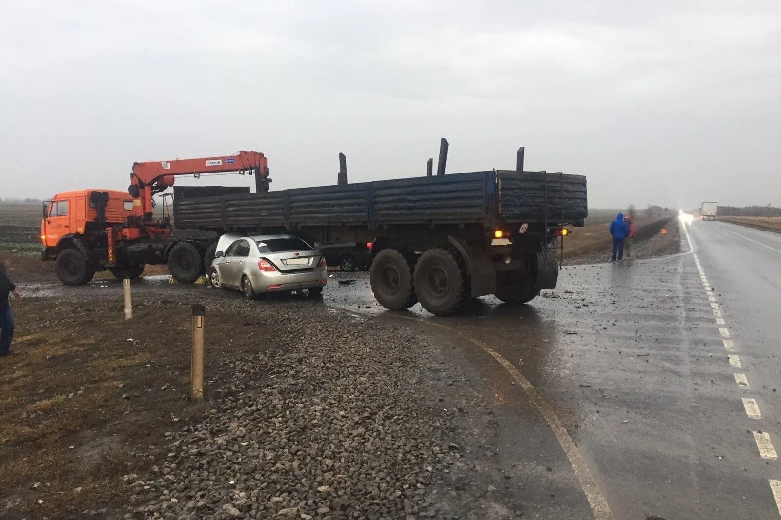 авария в нефтегорском районе самарской области. дтп в нефтегорском районе. дтп нефтегорский район. дтп нефтегорск. авария самарская трасса две фуры.