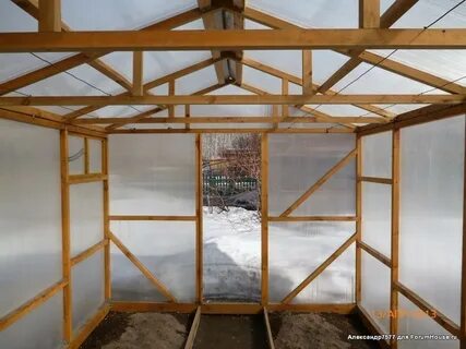Теплицы под поликарбонат своими руками