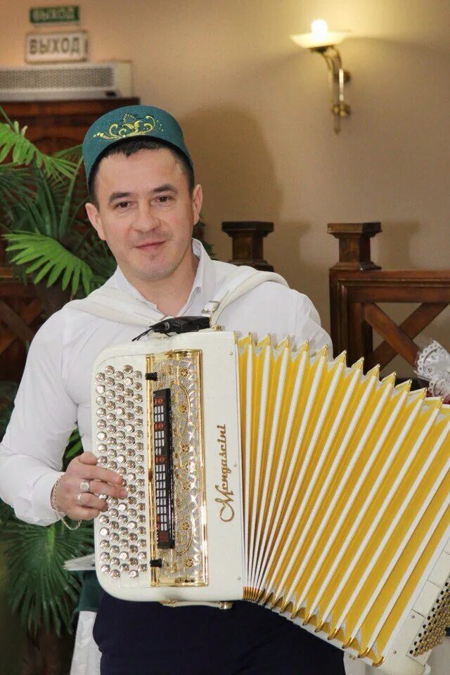 Баянист салавата. Альфред якшимбетов баянист. Баянист салавата фатхутдинова ильфат. Баянист салавата. Баянист салавата фатхутдинова.