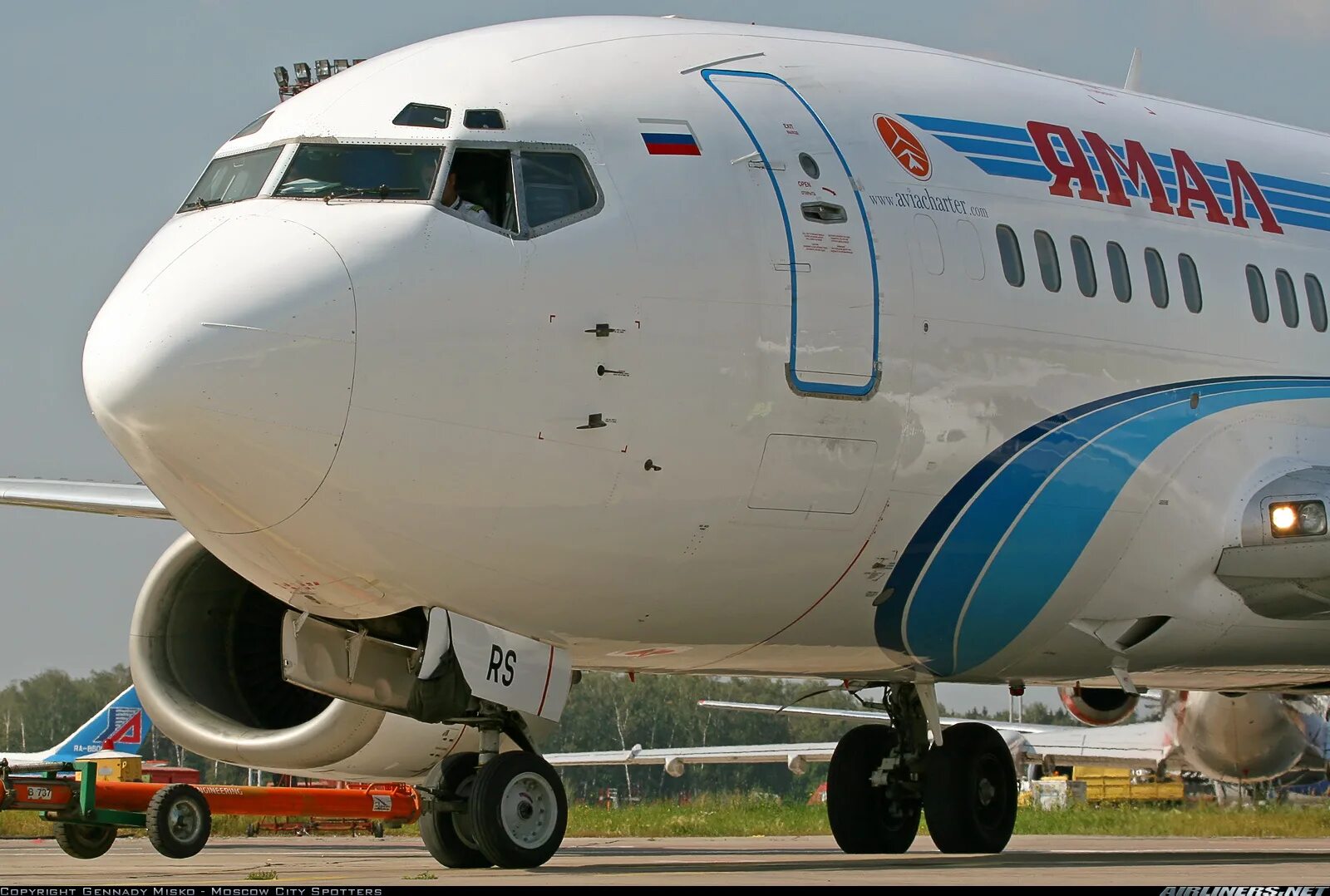 Самолет новый уренгой салехард. Boeing 737 Ямал. Боинг 737 500 Ямал. Самолет а320 Ямал. SSJ 100 Ямал.