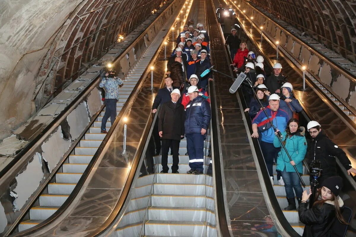 Метро пр славы. Проспект славы метро. Метро проспект славы Санкт-Петербург. Станция метро проспект славы в Санкт-Петербурге. Проспект славы метро СПБ.