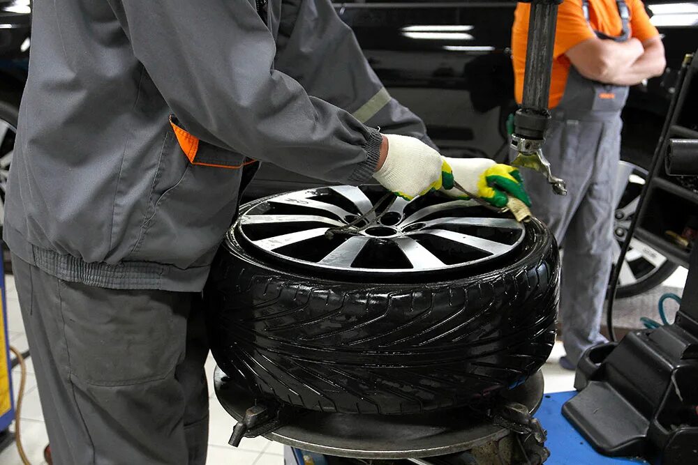 Nokian tyres. Вианор барнаул. Иванор шины спб. Шины спб лесная. Кунцевский авторынок шины летние.