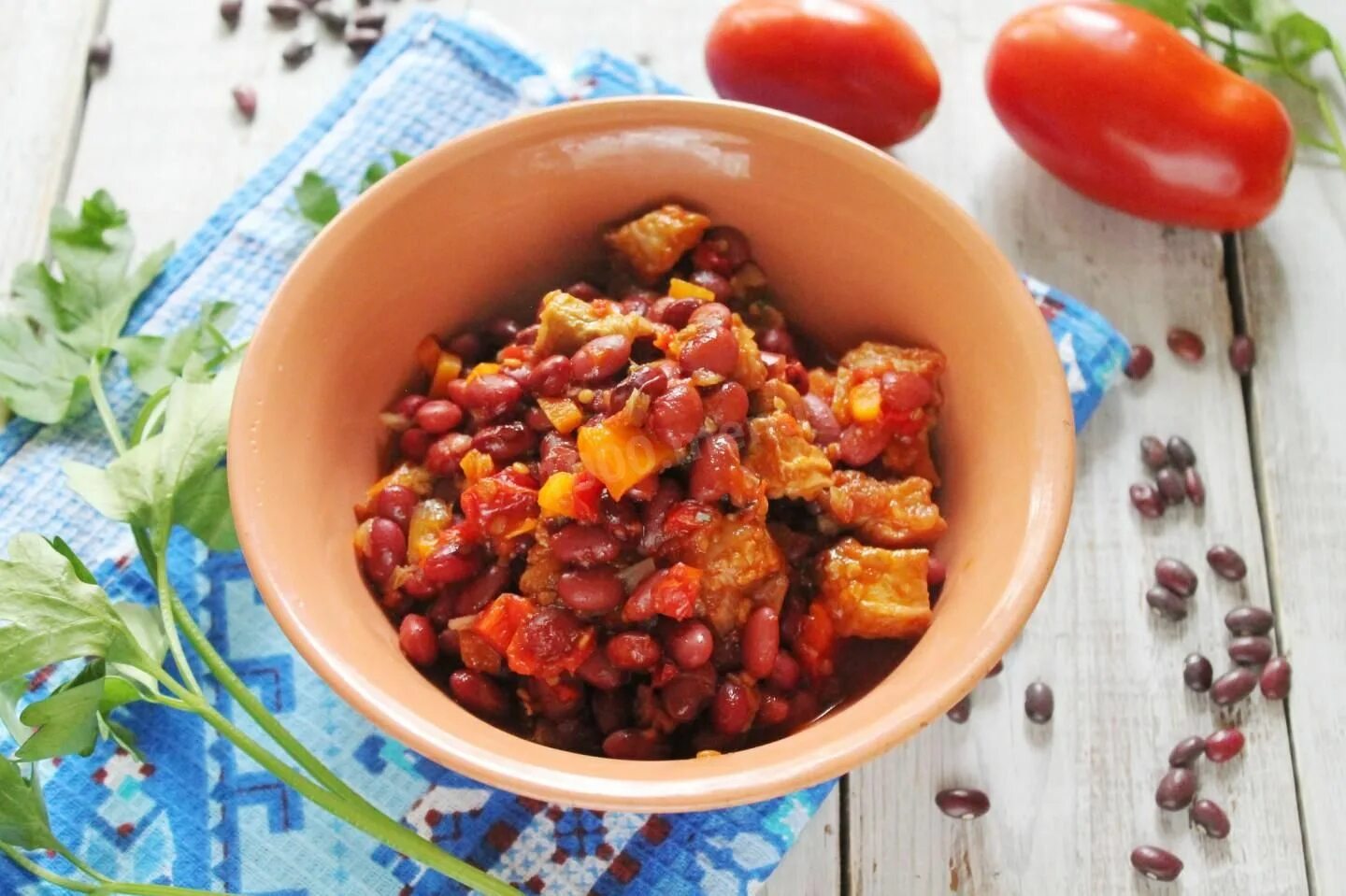 Фасоль с мясом и овощами рецепты. Фасолевый аджапсандал. фасоль тушеная с овощами. красная фасоль тушеная. фасоль с мясом тушеная.