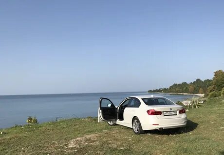 2 машины в море