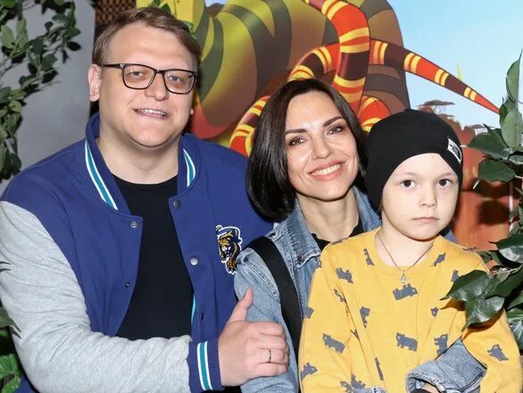 Надя Ручка впервые показала лицо сына STARHIT