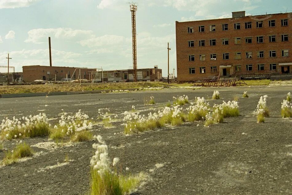 Алыкель поселок. Норильск военный городок алыкель. Алыкель город призрак. Алыкель заброшенный город. Посёлок алыкель норильск.