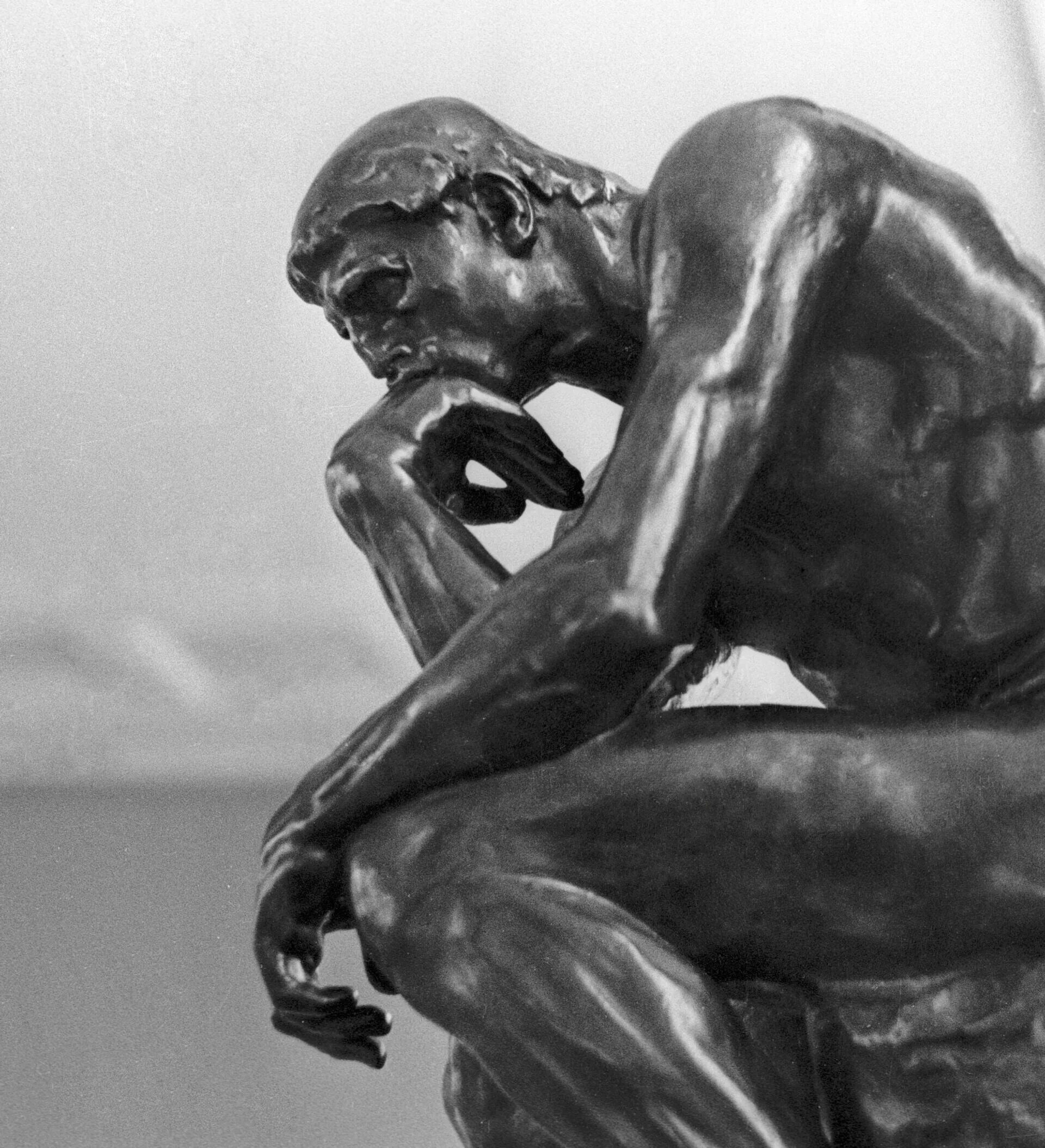 Статья мыслитель. Роден мыслитель. мыслитель родена эффект манделы. статуя мыслителя родена. мыслитель роден музей пушкина.