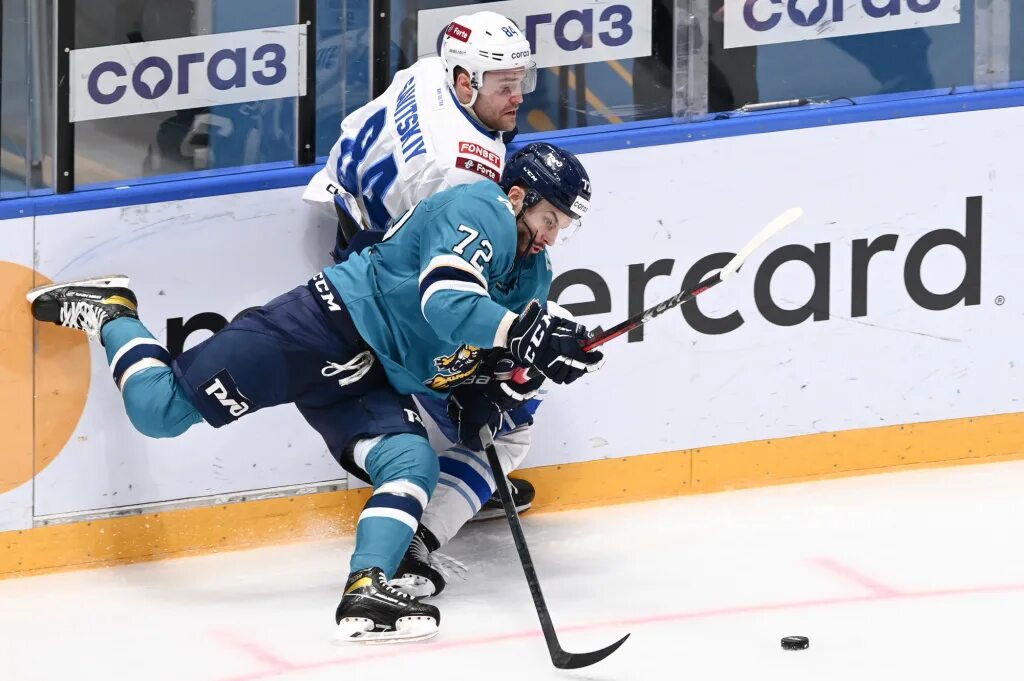 Барыс сочи встречи. Сочи барыс 2021. Хоккеисты. Сочи барыс. Барыс сочи встречи.