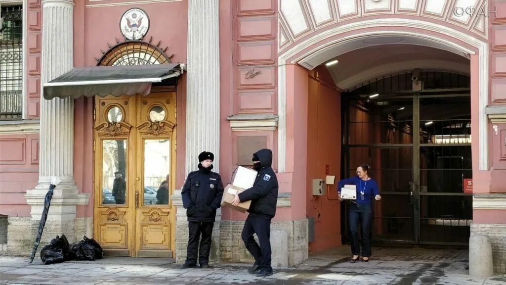 Какие консульства работают