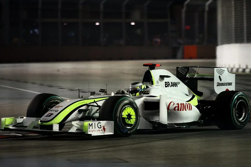 Brawn the impossible formula 1 story. Brawn gp f1 2009. brawn gp 2009. brawn формула 1. brawn bgp 001.