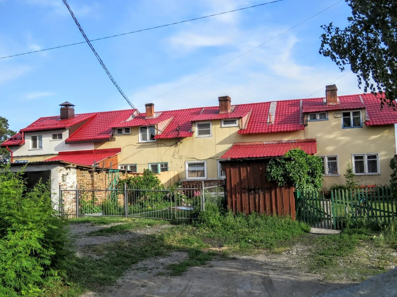 Музей красная горка кемерово. Капустино дмитровское шоссе. Дома красная горка. Коттедж красная горка полевской. Музей-заповедник «красная горка».