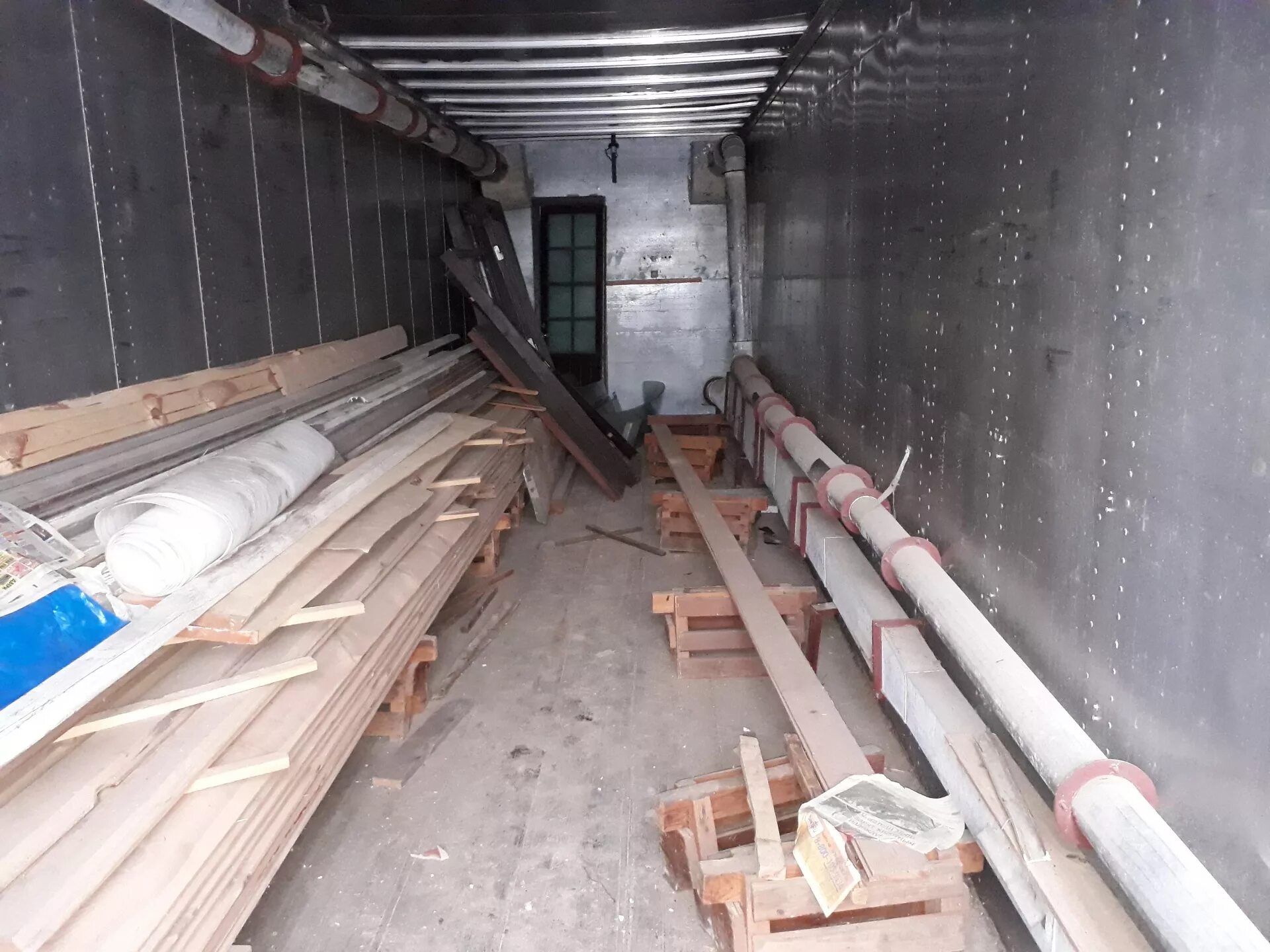 Термолес. Камера для производства термодревесины. Планкен лиственница термообработанная. Камеры термомодификации древесины. Товарный знак термы новосибирск.