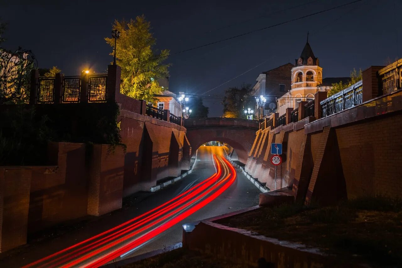 Уборка улиц воронежа. Сквер уютный воронеж. Центр воронежа ночью. Работа ночью воронеж. Ночные заведения воронеж.