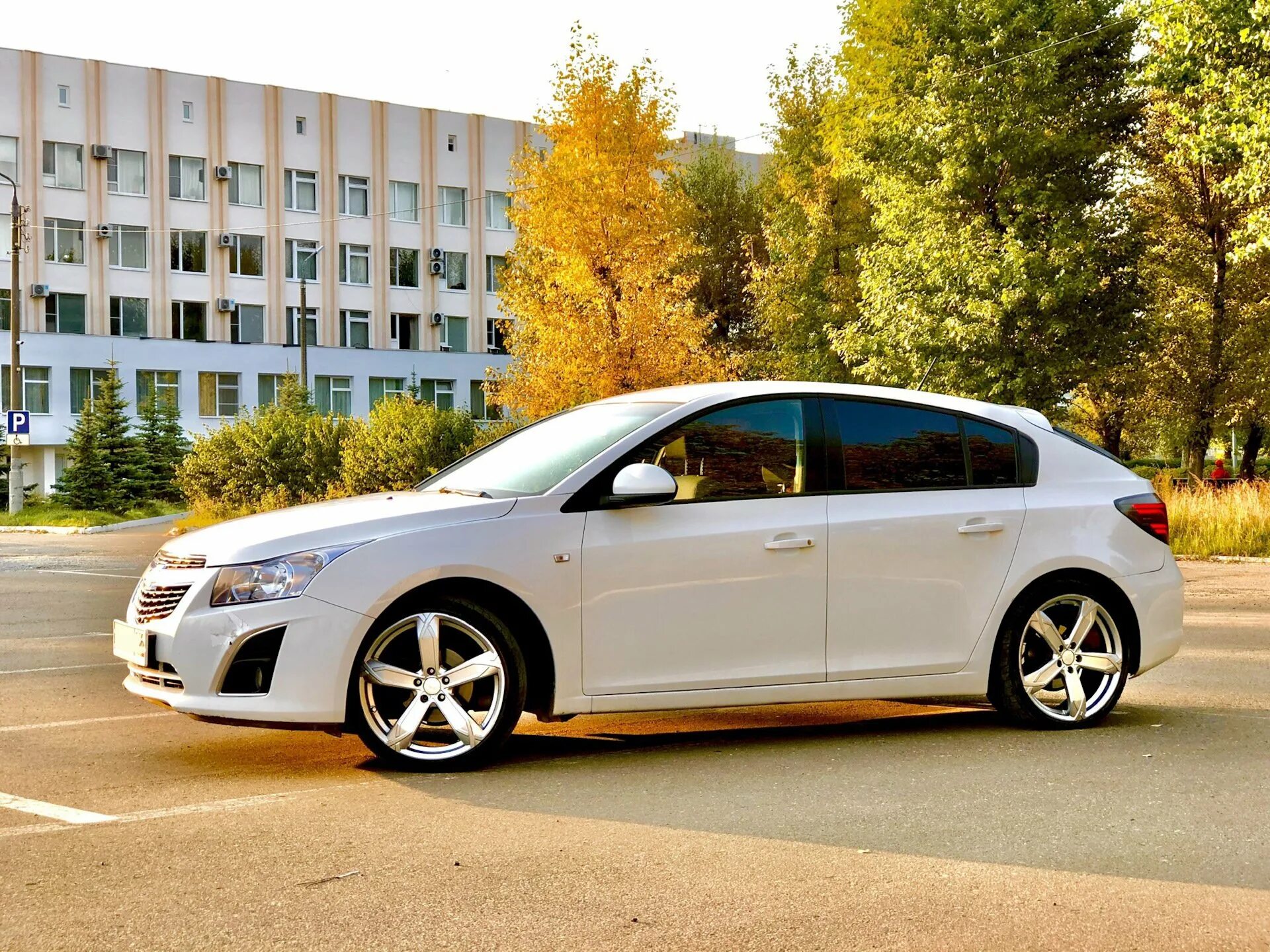 Chevrolet Cruze Hatchback. Шевроле Круз хэтчбек 2012. Шевроле Круз хэтчбек 2013. Chevrolet Cruze 2013 хэтчбек.