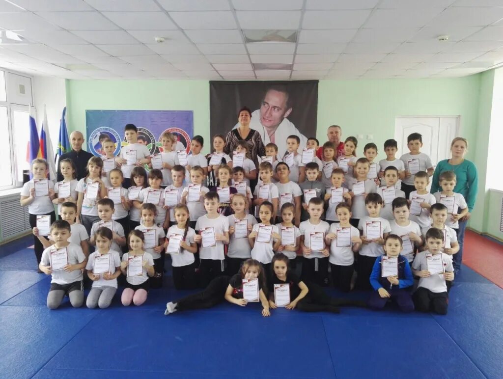 Гимназия 21 авиагородок батайск. Авиагородок гимназия 21. Гимназия 21 батайск 8г. Авиагородок гимназия 21. 21 школа батайск.