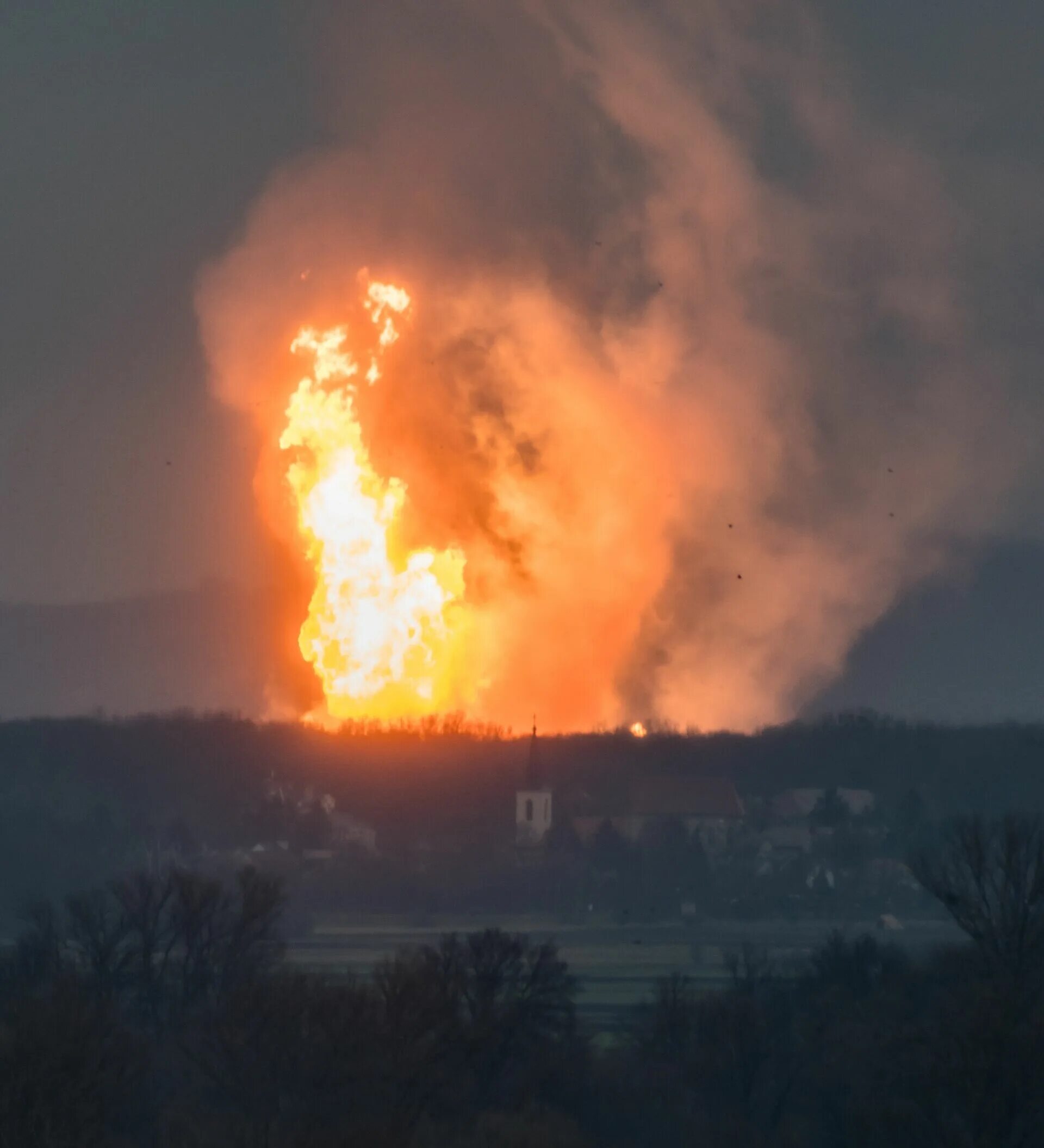Что горит в Луганске. Взрыв газопровода в Шахово. Горел газопровод
