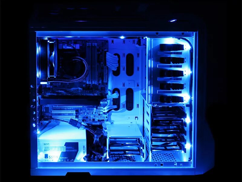 Pc led. Светодиодная лента nzxt sleeved led kit. системный блок синяя подсветка. корпус для компьютера с подсветкой. пк с голубой подсветкой.