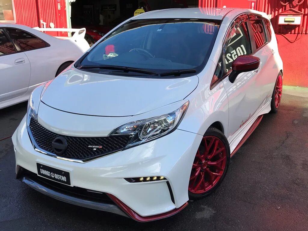 Ниссан нот нисмо. Nissan Note 1.2 e-Power Nismo. Ниссан ноут е12 нисмо. Nissan Note нисмо. Nissan Note e-Power r17.