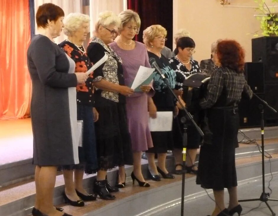 Совет ветеранов волгоград. Ветераны педагогического труда. Мишуковская школа порецкого района учителя ветераны. Совет ветеранов педагогического труда. Вирская елизавета павловна.