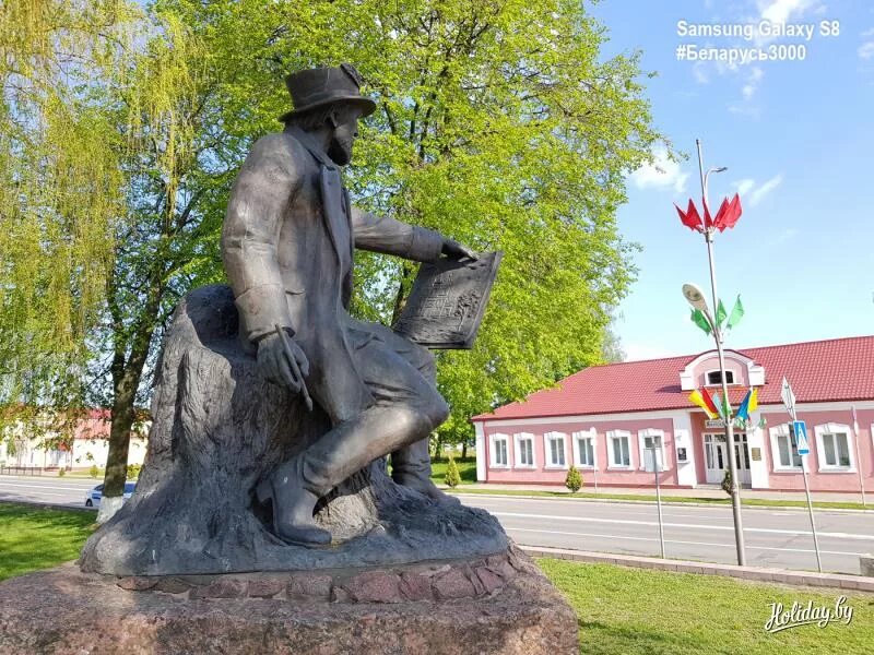 Памятник ордынского алад. Памятник орде. Памятник наполеону в польше. Памятник ордынское. Наполеон орда фото.